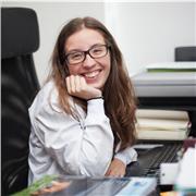 Profesora con experiencia en enseñanza reglada ofrece clases de refuerzo